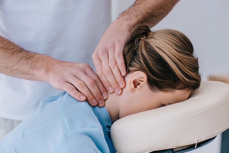 Fir den neurologeschen Syndrom ze eliminéieren, gëtt manuell Massage benotzt