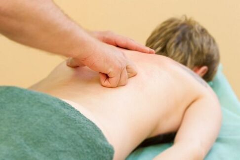 Massage fir thoracesch Osteochondrose