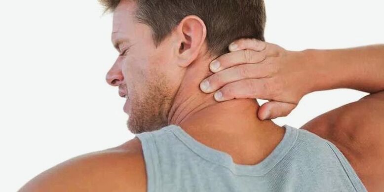 Péng am Hals weist Kompressioun vun den Nerve Wuerzelen an der Gebärmutterhalsregioun